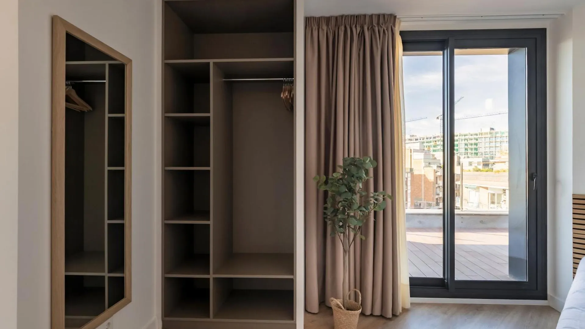 Апартаменты Caterina A90 Барселона 0*,  Испания